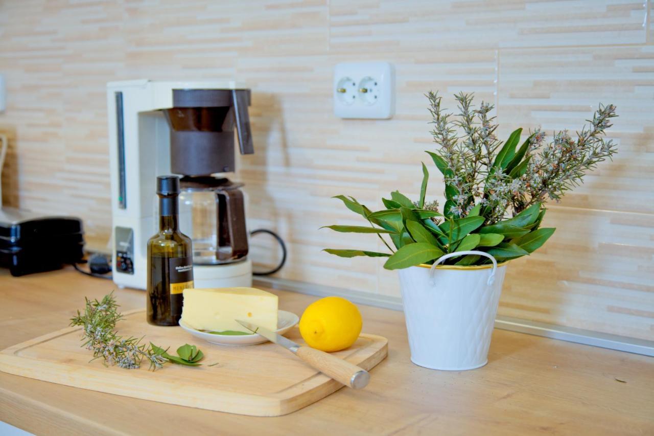 Apartment Karolina - Green Oasis Πούλα Εξωτερικό φωτογραφία